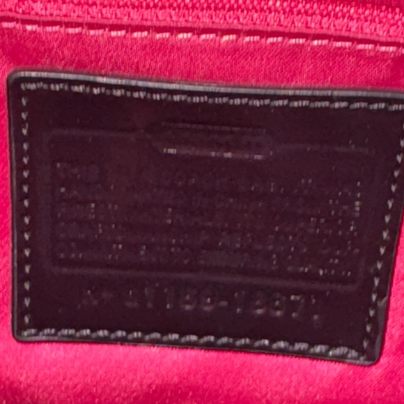 Coach Black Patent Leather Handbag Purse pink lining coach logo quilted pattern - Picture 8 of 8